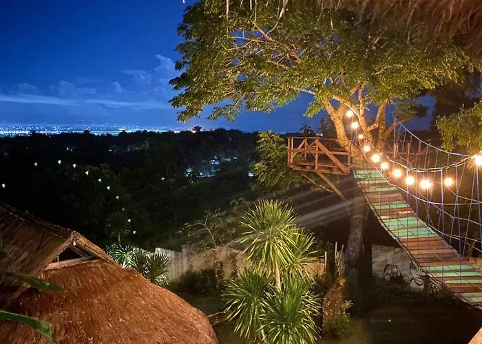 Vertical House Bali ロッジ *