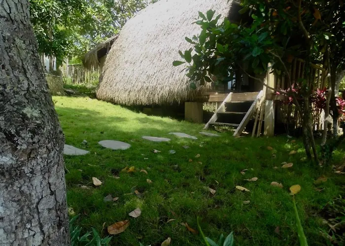 Vertical House Bali ロッジ *